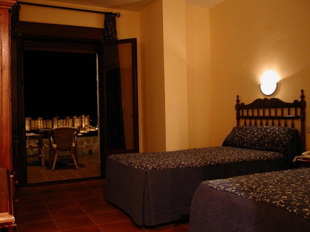 Hotel Restaurante Banos Banos De La Encina Room photo